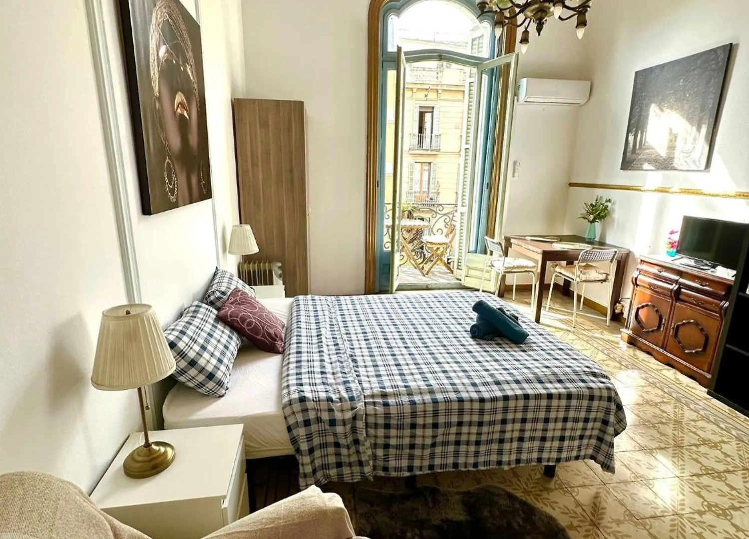 Barcelona Central Apartments