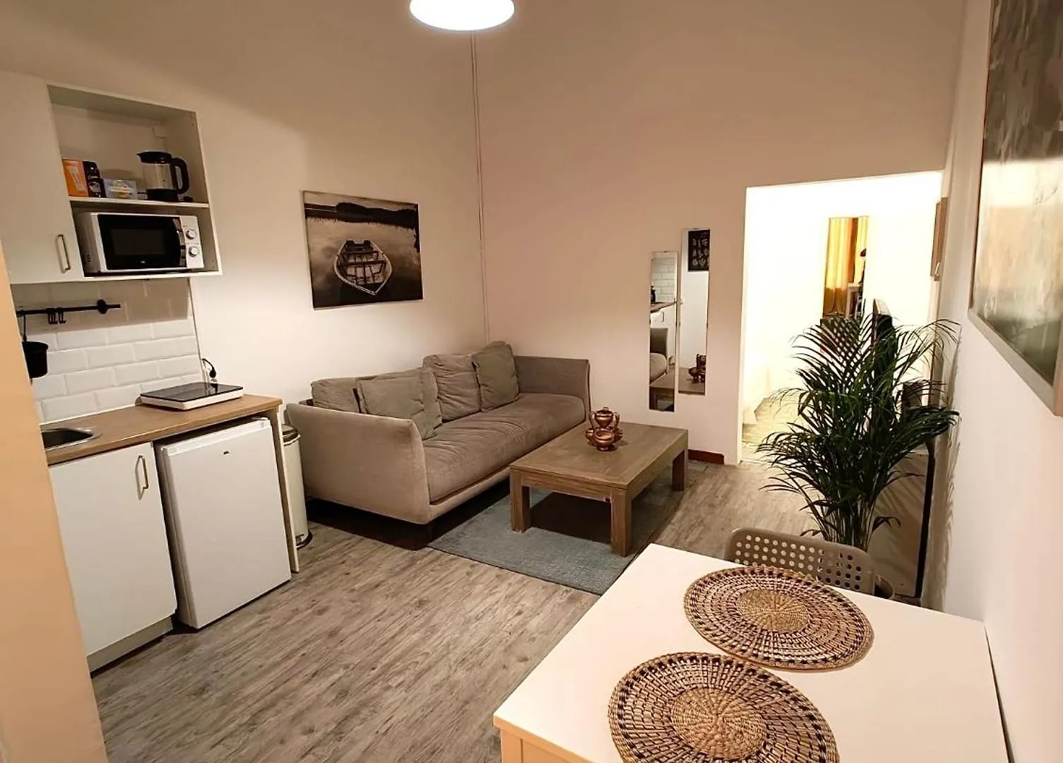 Barcelona Central Apartments