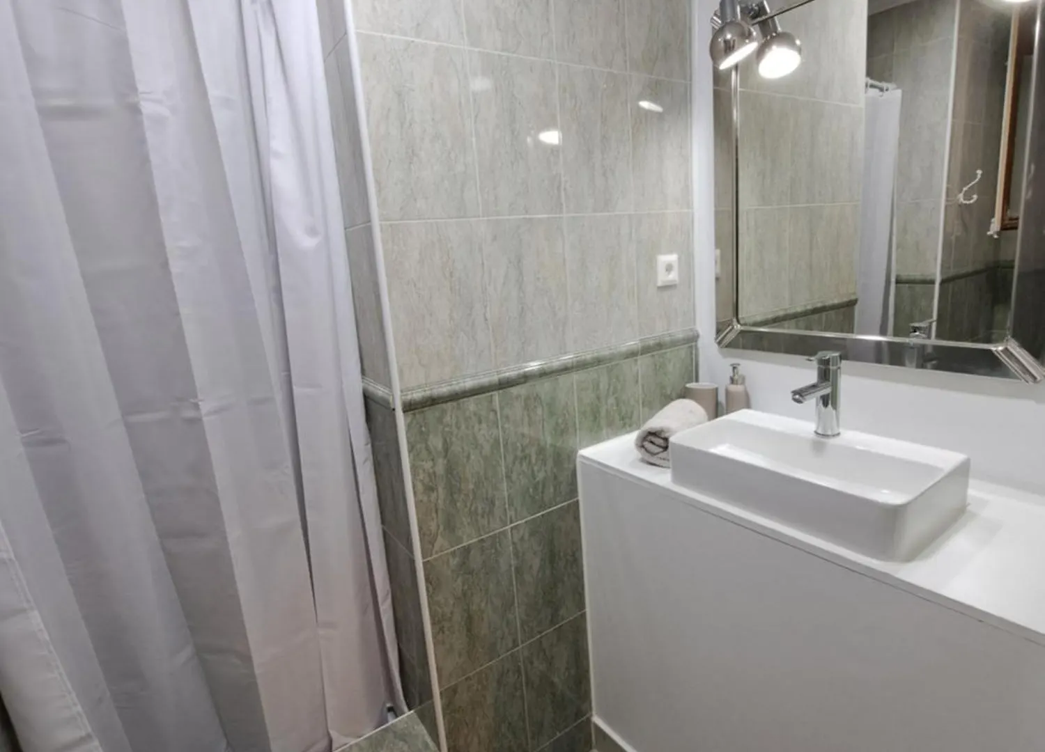 Barcelona Central Apartments